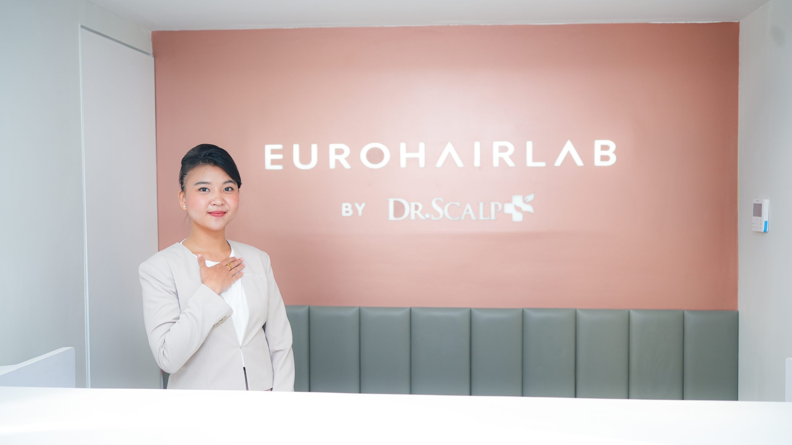 Exterior view of the Eurohairlab clinic